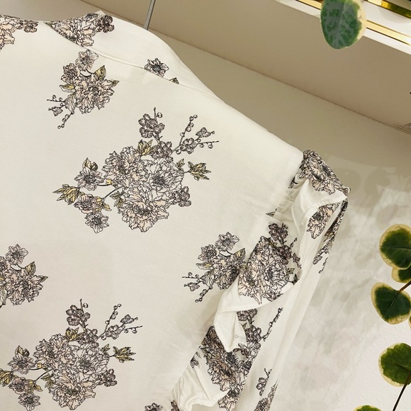 H&M Floral Ruffle Top - Picture 5 of 5